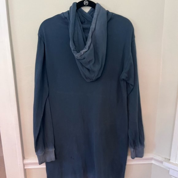 Velvet by Graham and Spencer Large Ombre Blue Sweatshirt Dress - Picture 2 of 3